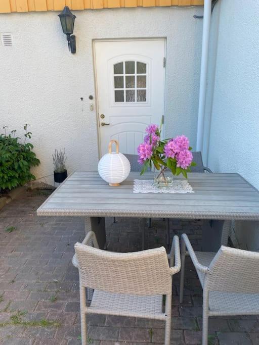Cosy and well-equipped apartment with free parking view 3