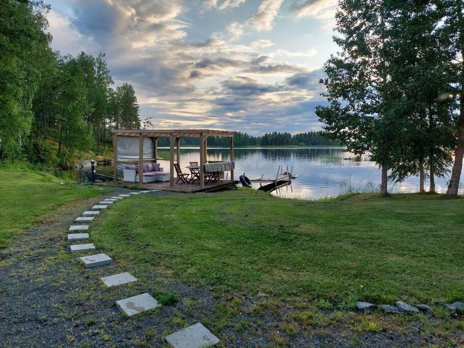 Villa Mustalahti