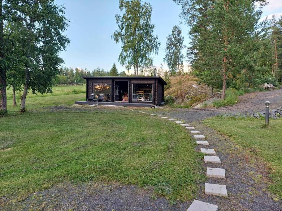 Villa Mustalahti