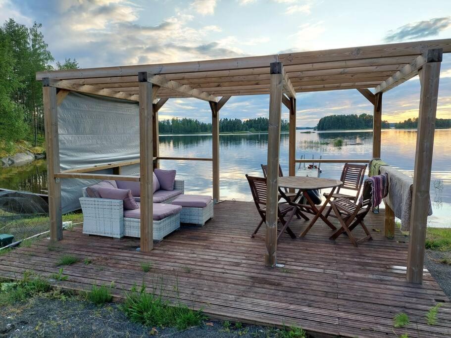 Villa Mustalahti