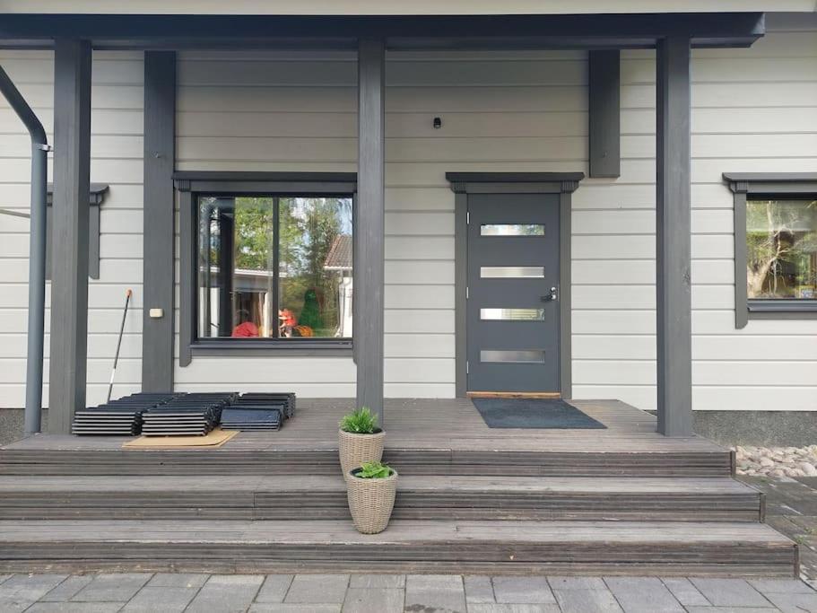 Villa Mustalahti