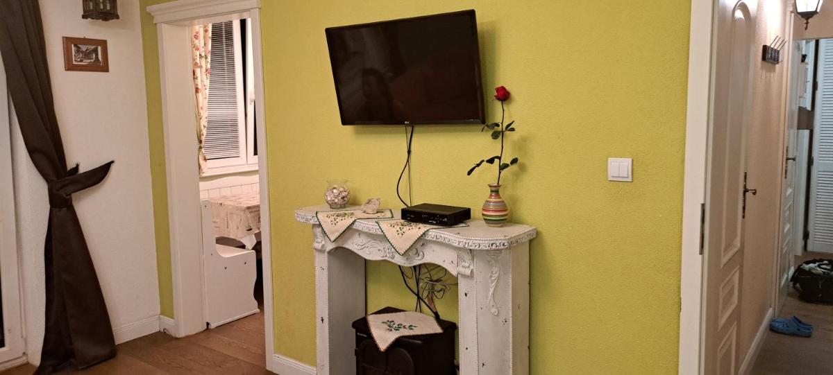 2 Rooms Apartment in old Town view 4