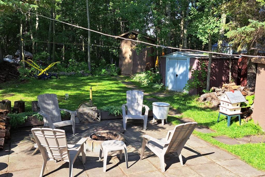 4 Seasons Lakeview Cottage w/ Private Boating Dock
