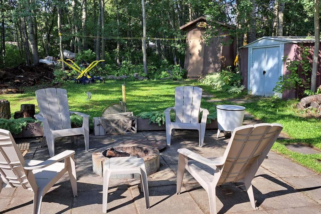 4 Seasons Lakeview Cottage w/ Private Boating Dock