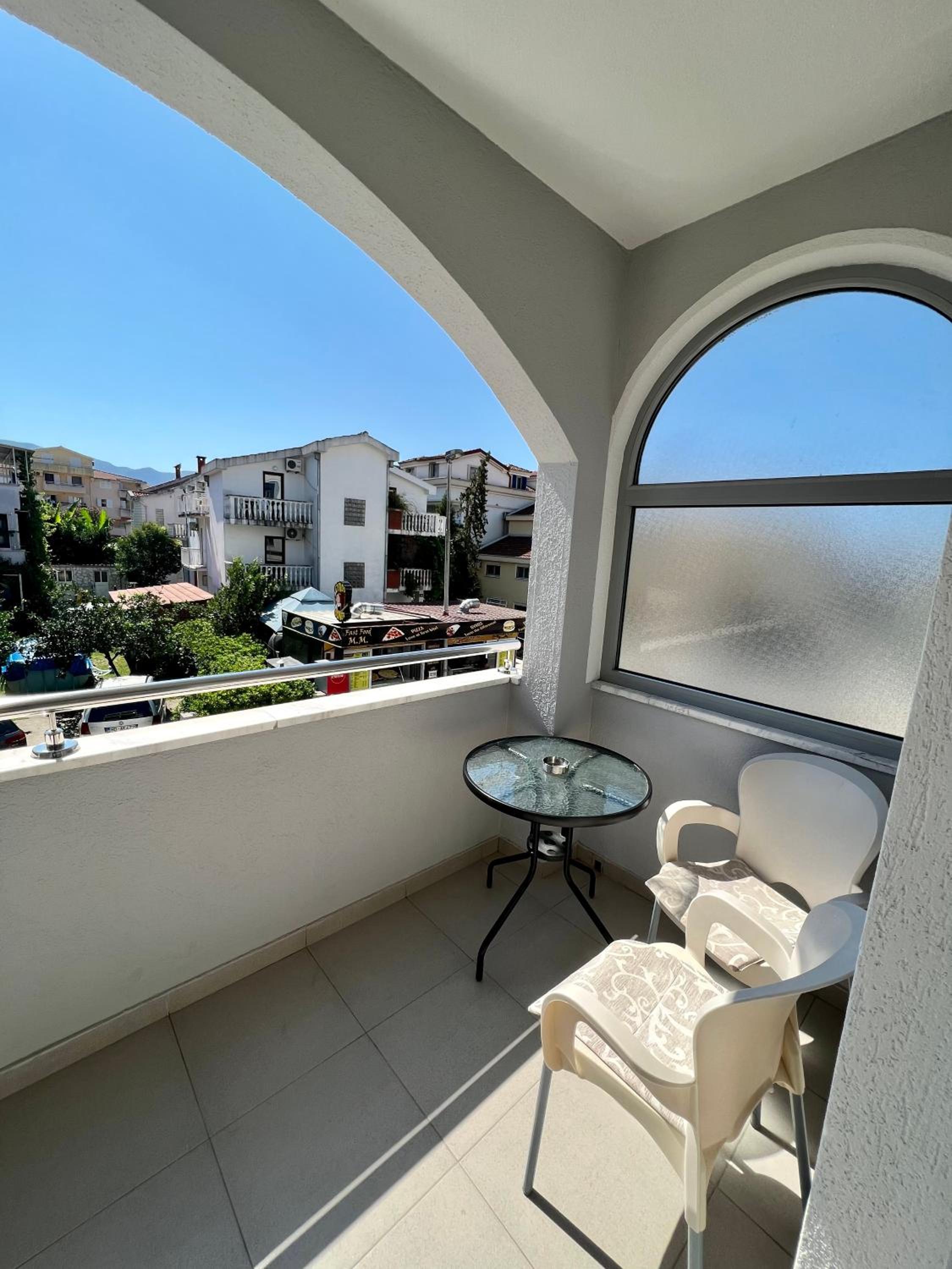 Apartments Sirena - Modern stay with free parking