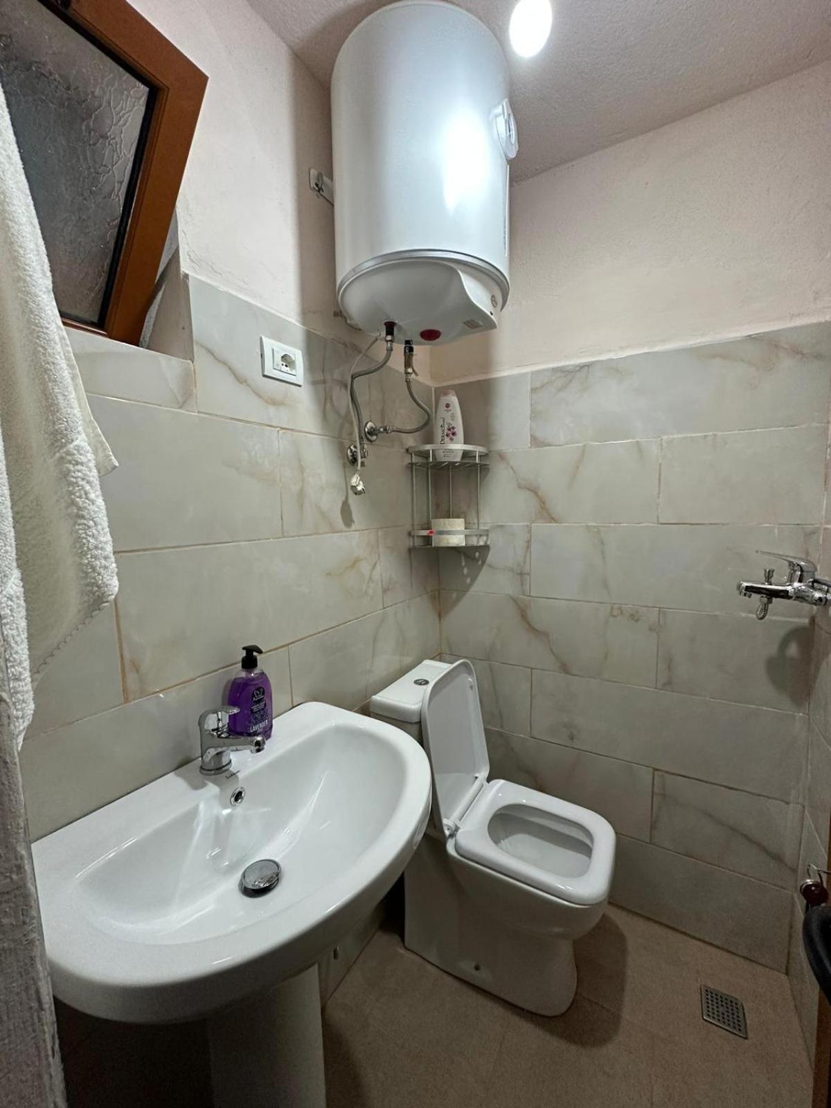 Guest House Shtëpiza Theth photo 2