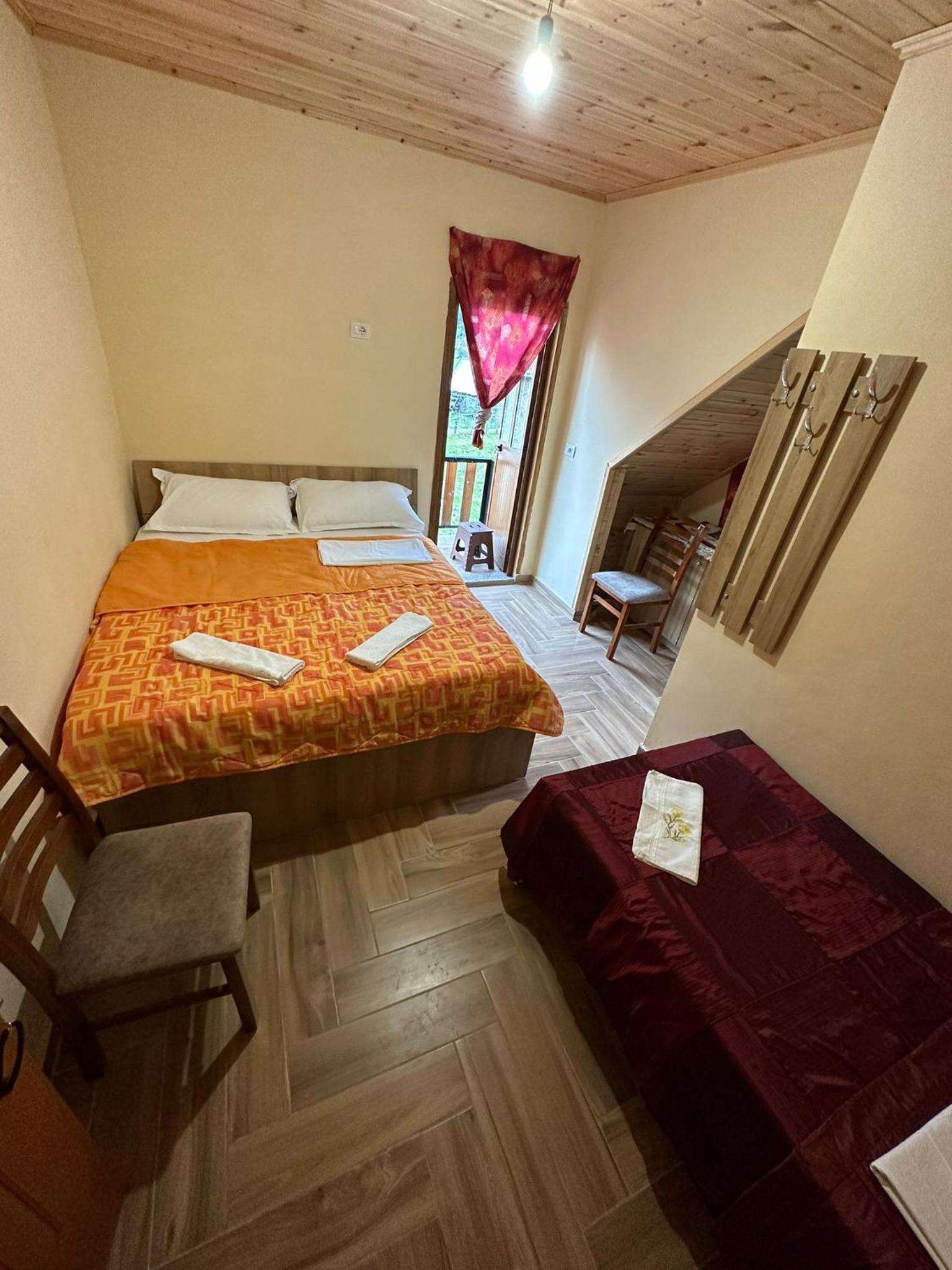 Guest House Shtëpiza Theth