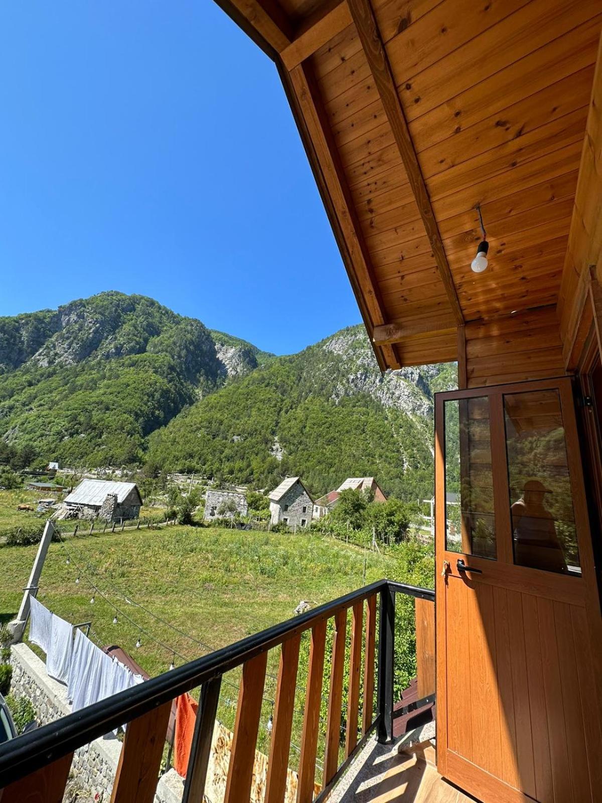 Guest House Shtëpiza Theth