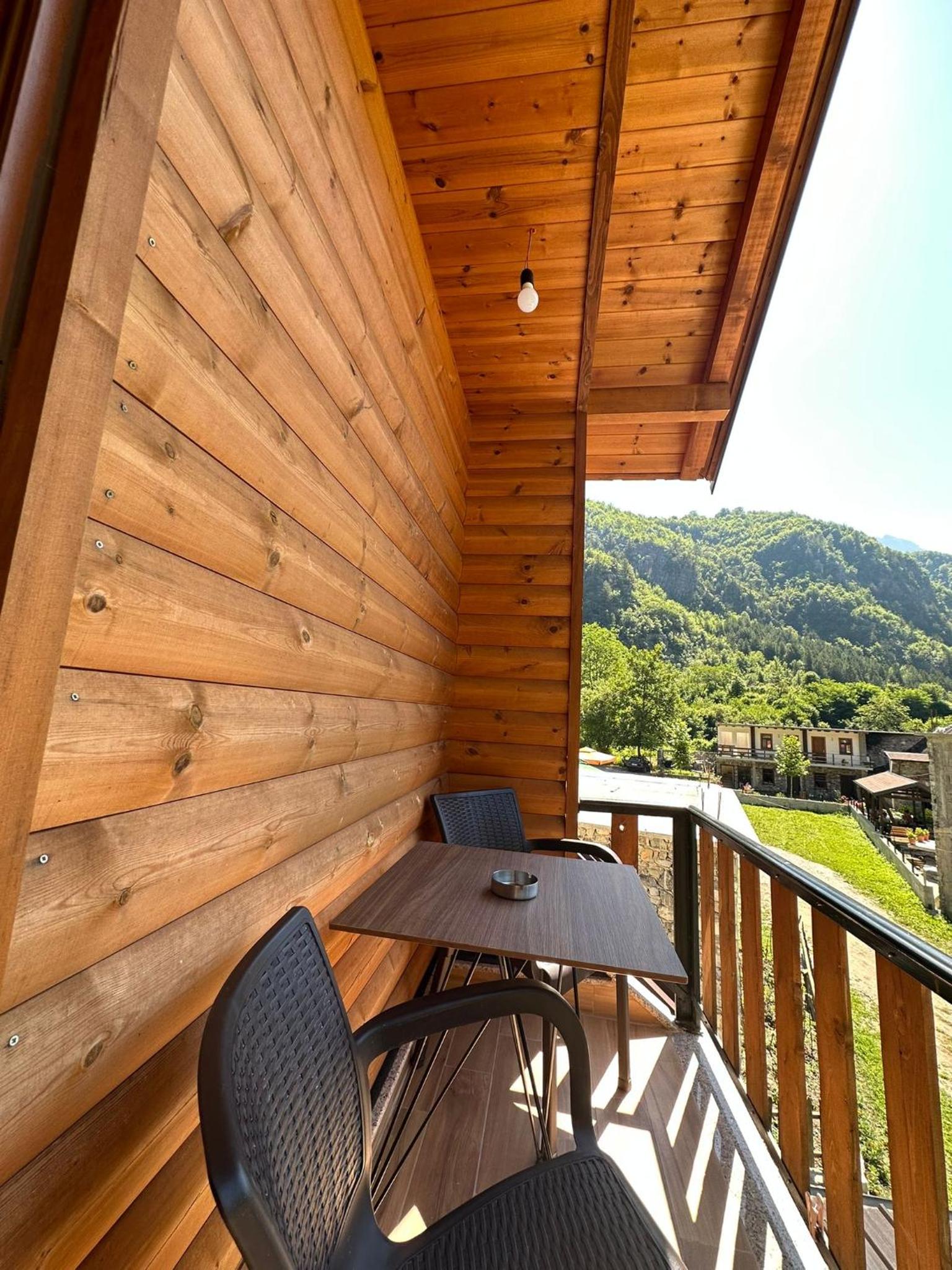 Guest House Shtëpiza Theth