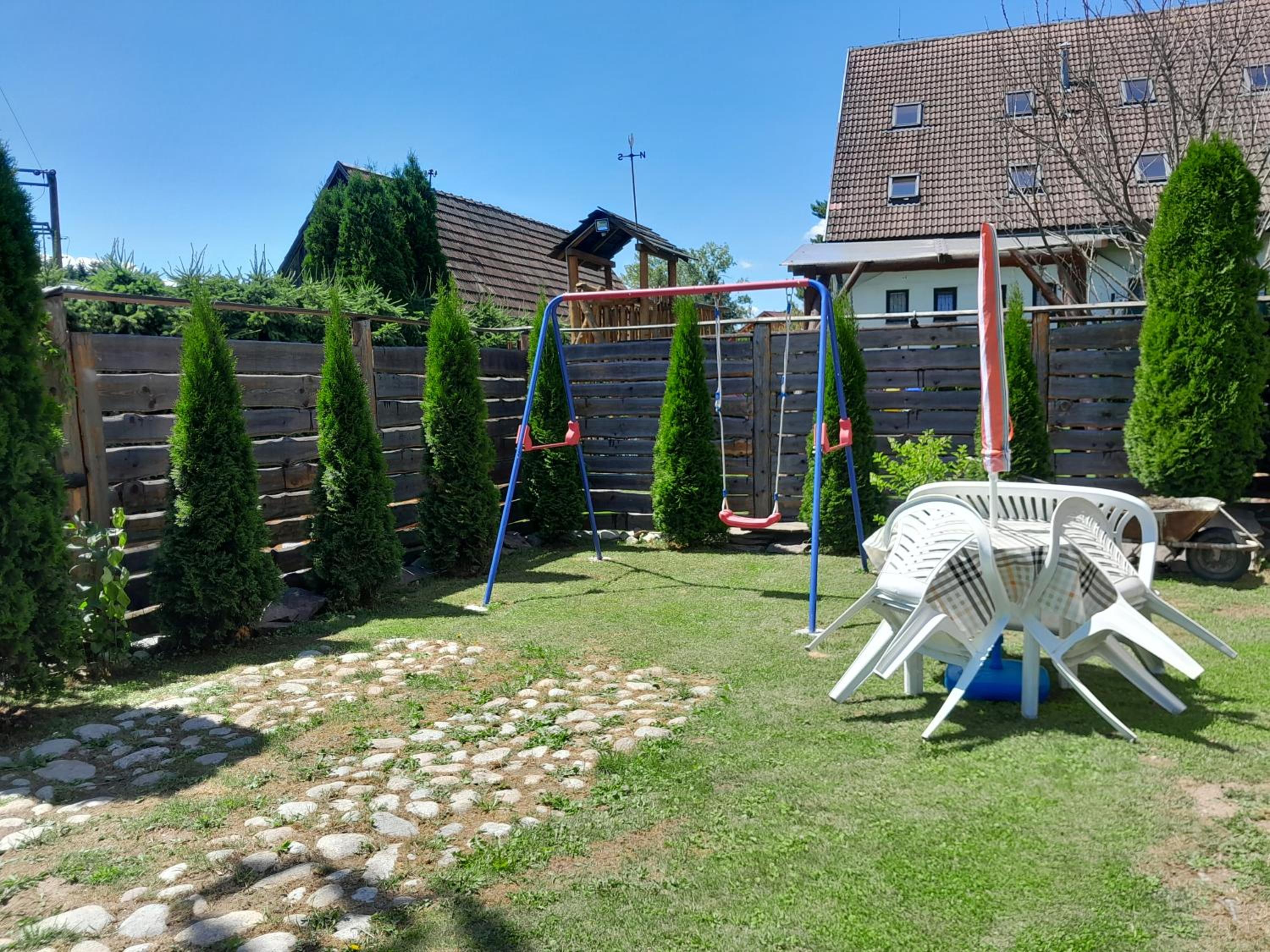 Photo 10