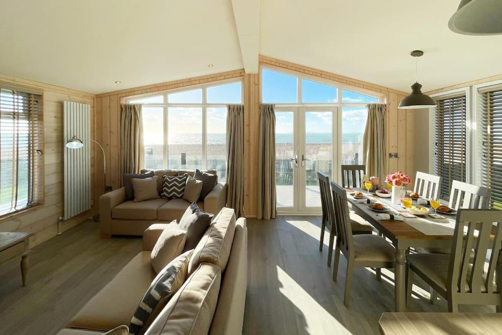 Sunset Lodge, Seafront Views Premier Holidays view 2