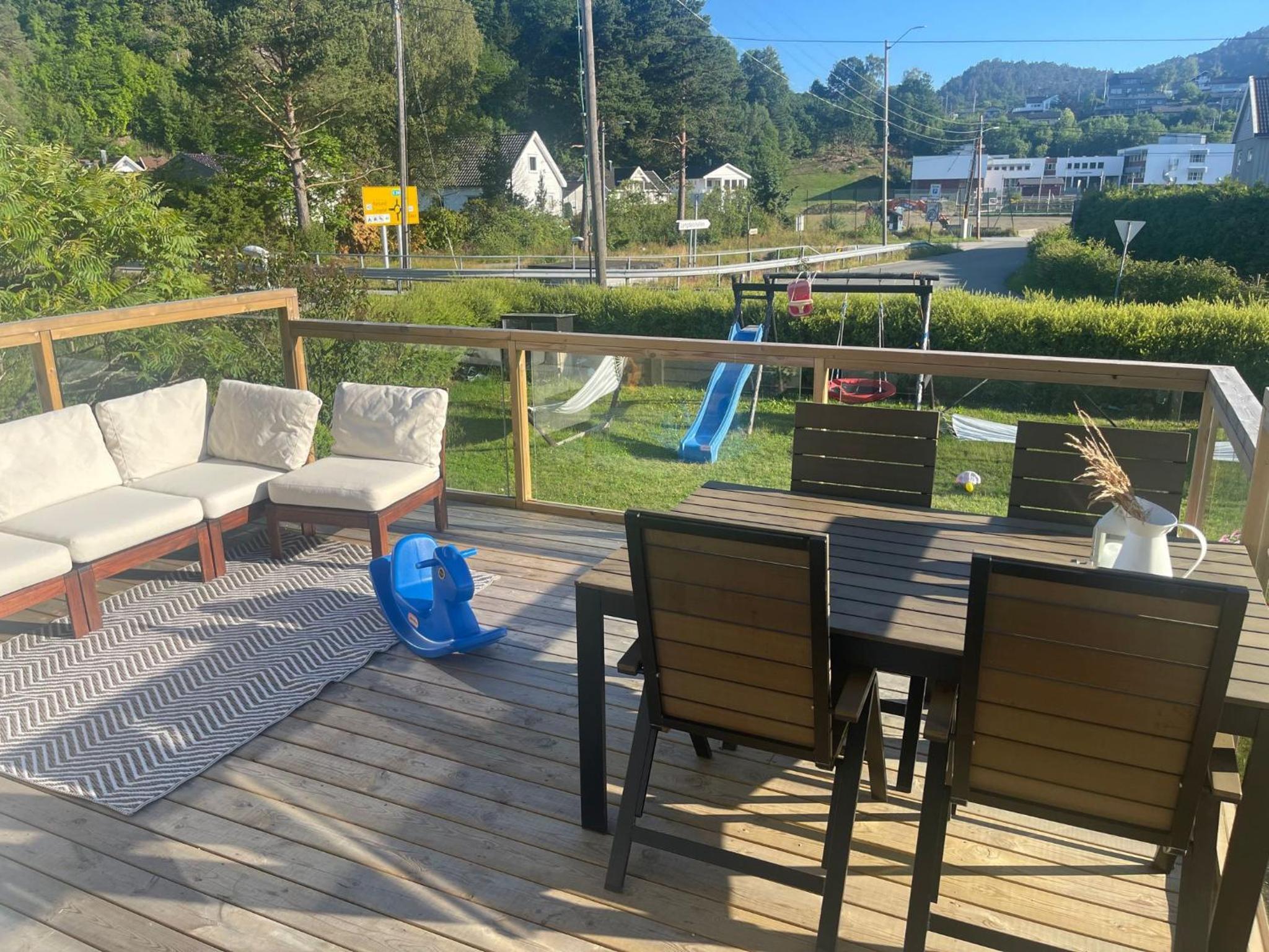 Hus med hage og terasse, ideelt for familier view 5