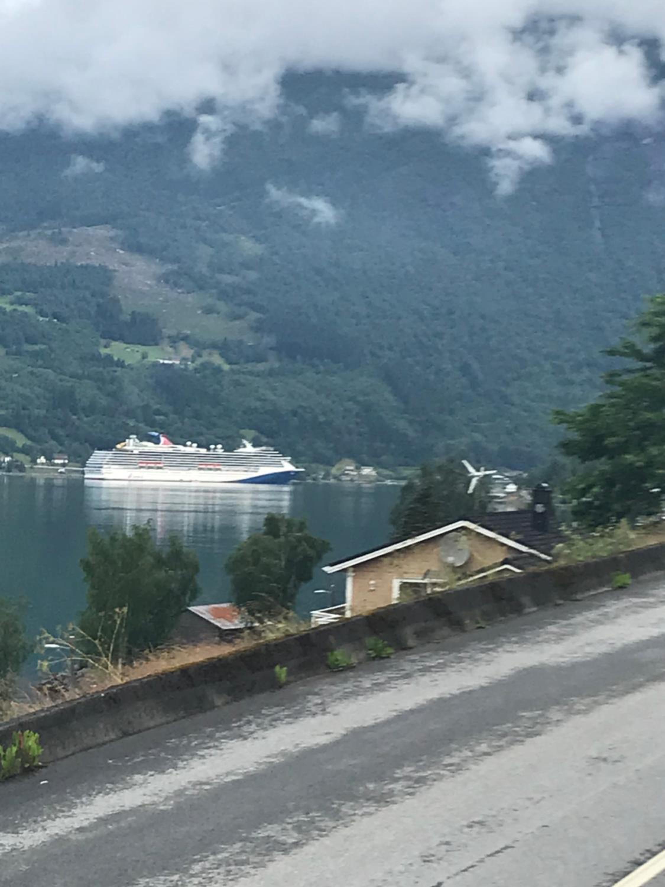 Panorama Fjord Olden