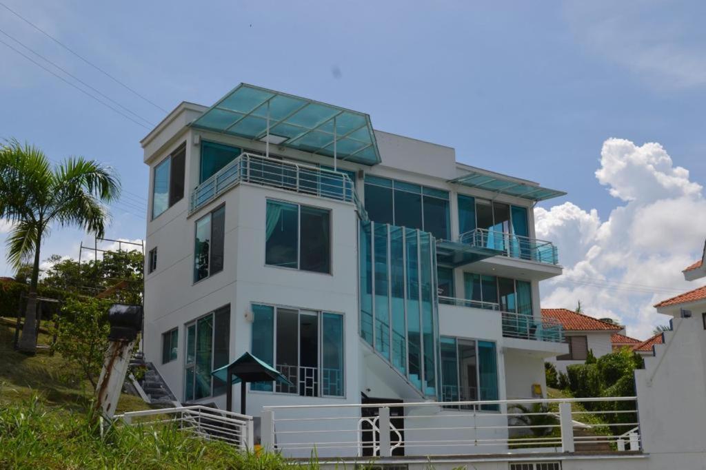 Casa campestre condominio la estancia, en Melgar piscina privada