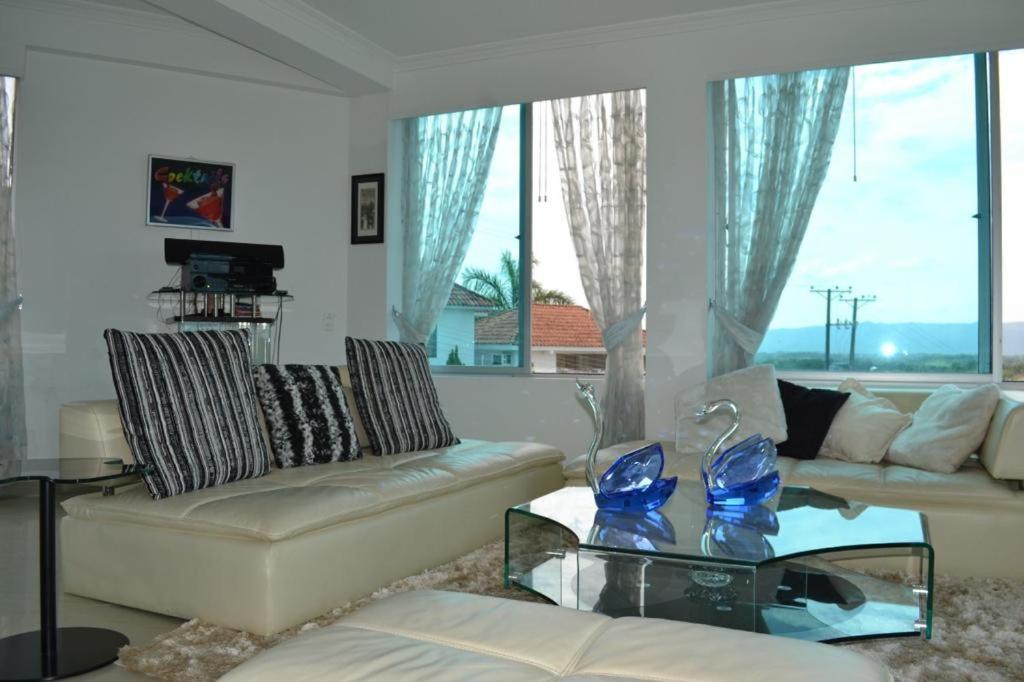 Casa campestre condominio la estancia, en Melgar piscina privada