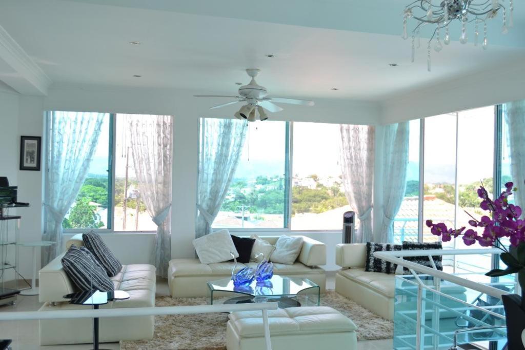 Casa campestre condominio la estancia, en Melgar piscina privada