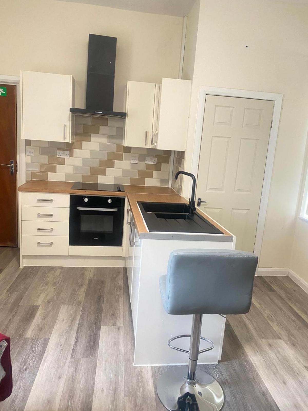 SEV Studio Apartment, Castleford
