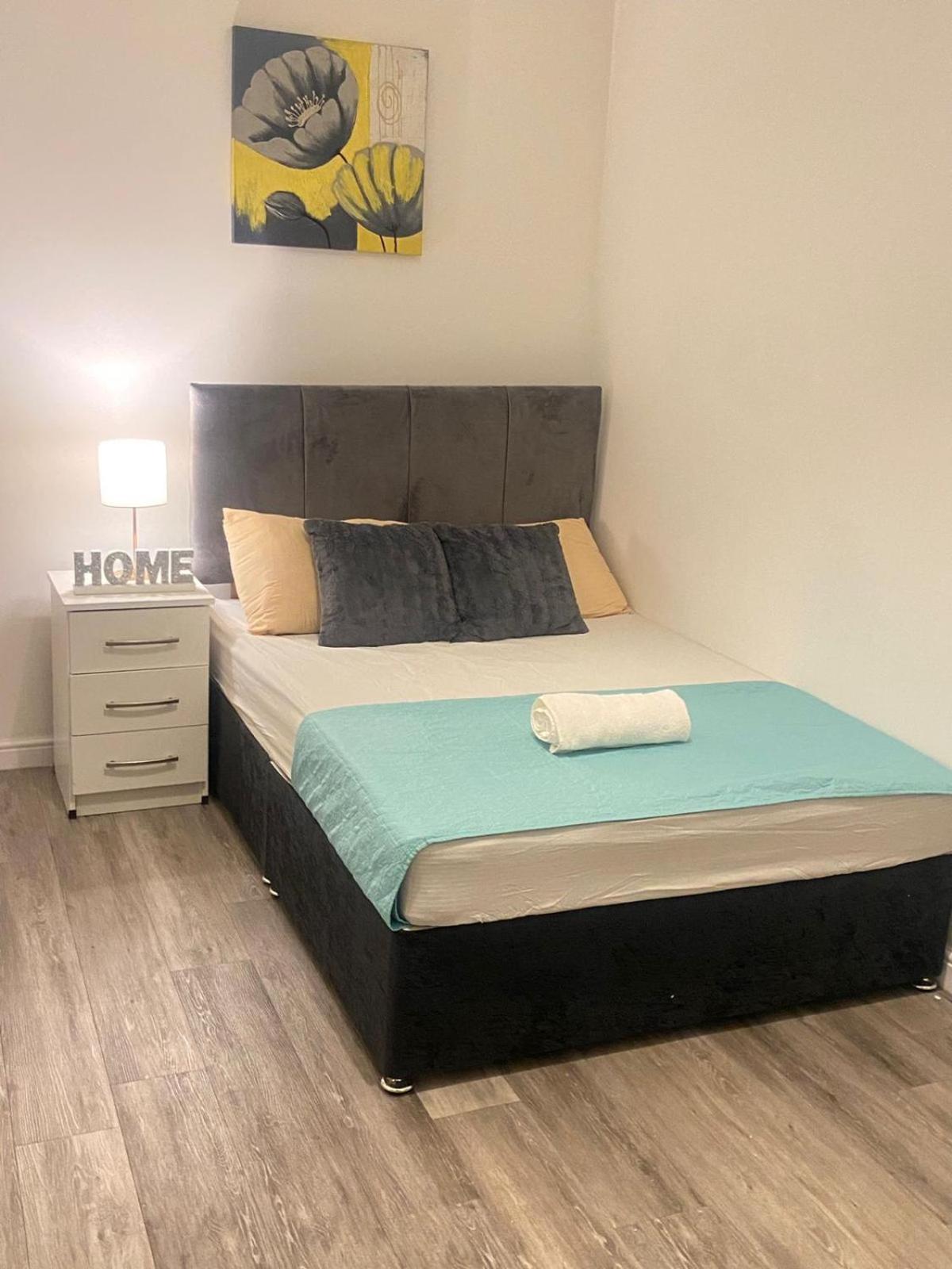 SEV Studio Apartment, Castleford