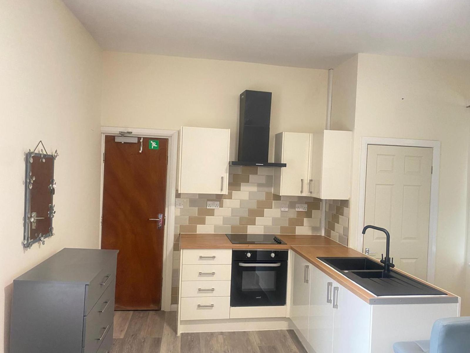 SEV Studio Apartment, Castleford