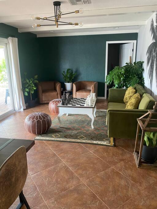 lounge