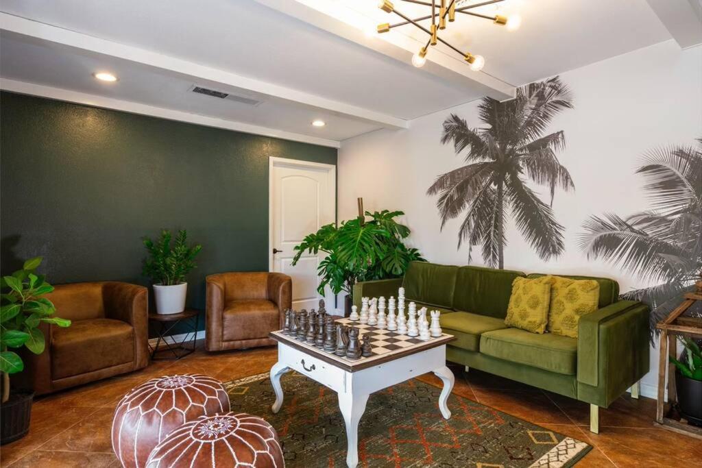 lounge