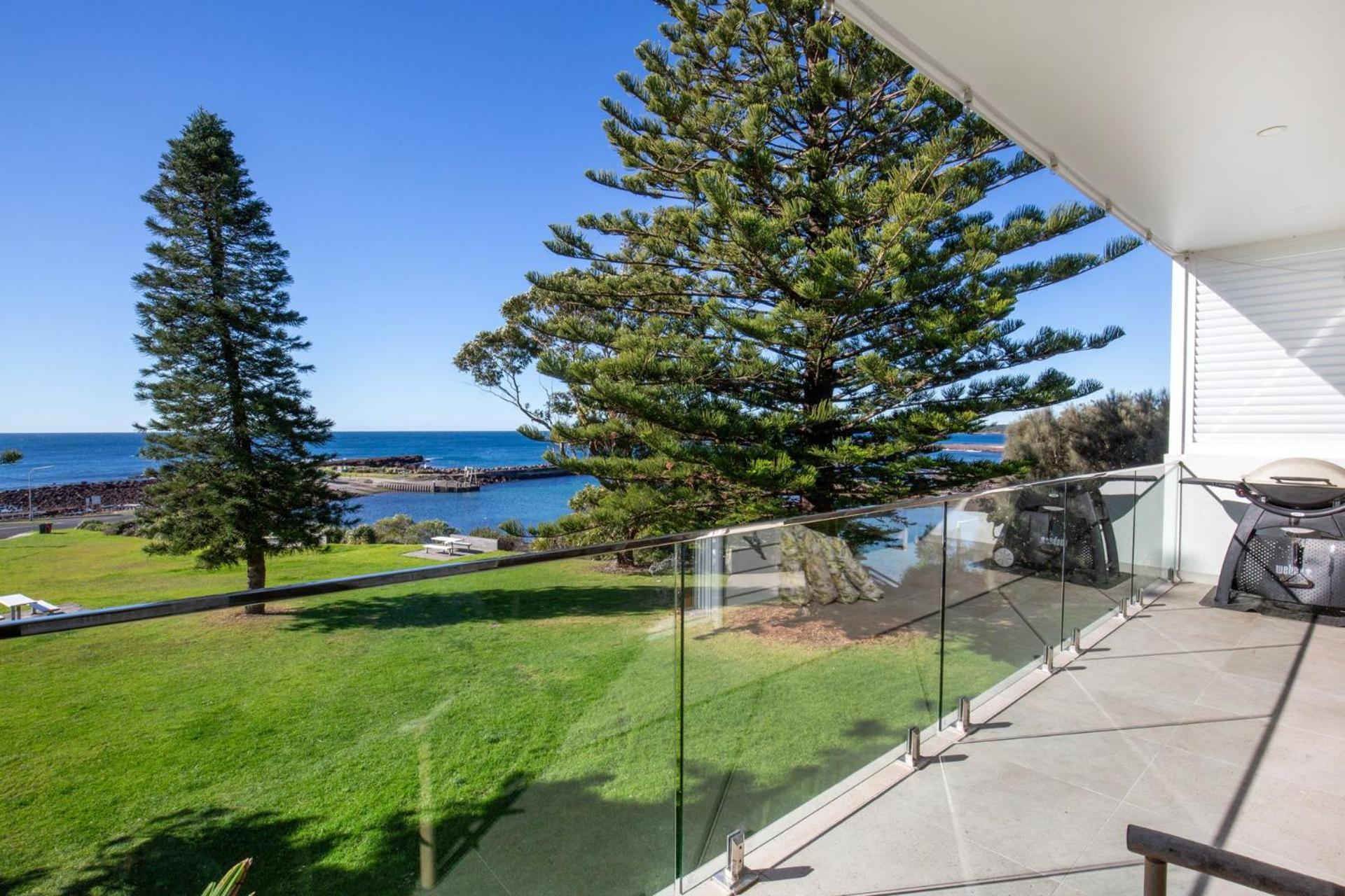 LegaSea Lodge - Pet Friendly Beachfront with Plunge Pool
