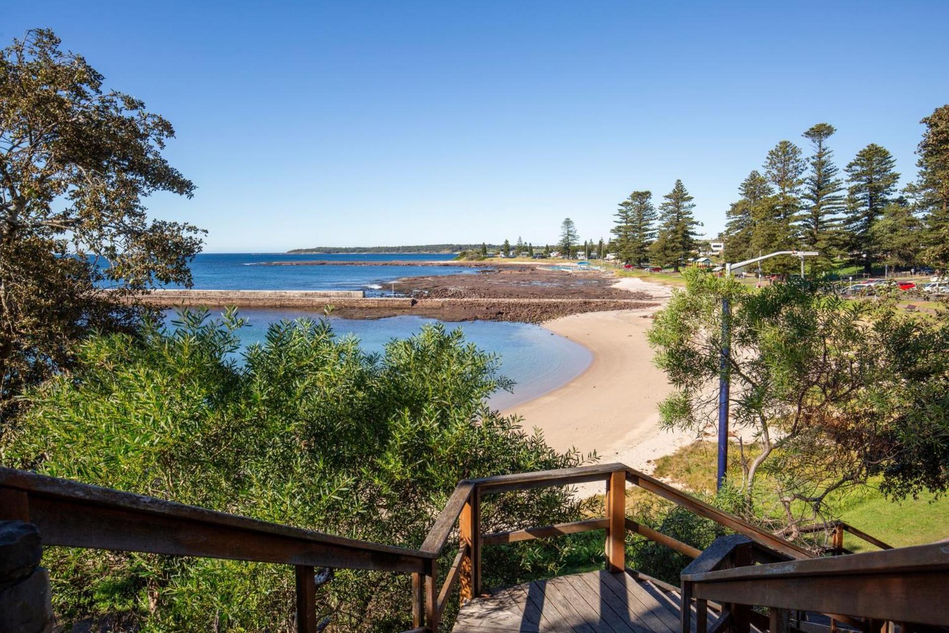 LegaSea Lodge - Pet Friendly Beachfront with Plunge Pool