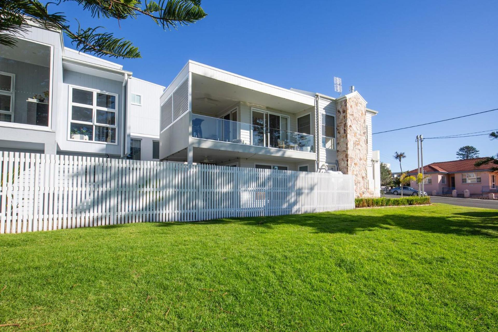 LegaSea Lodge - Pet Friendly Beachfront with Plunge Pool