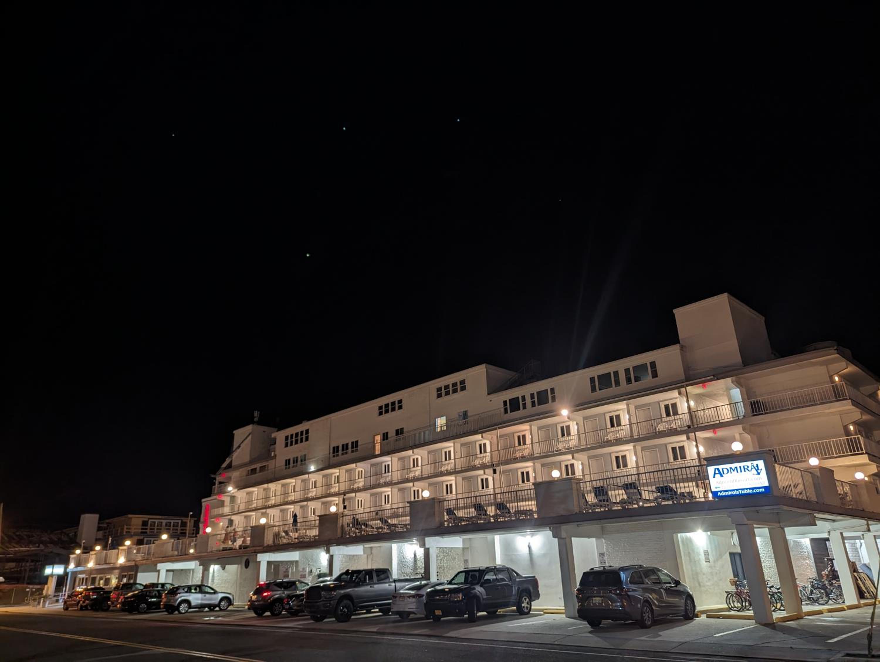 Admiral Resort Motel