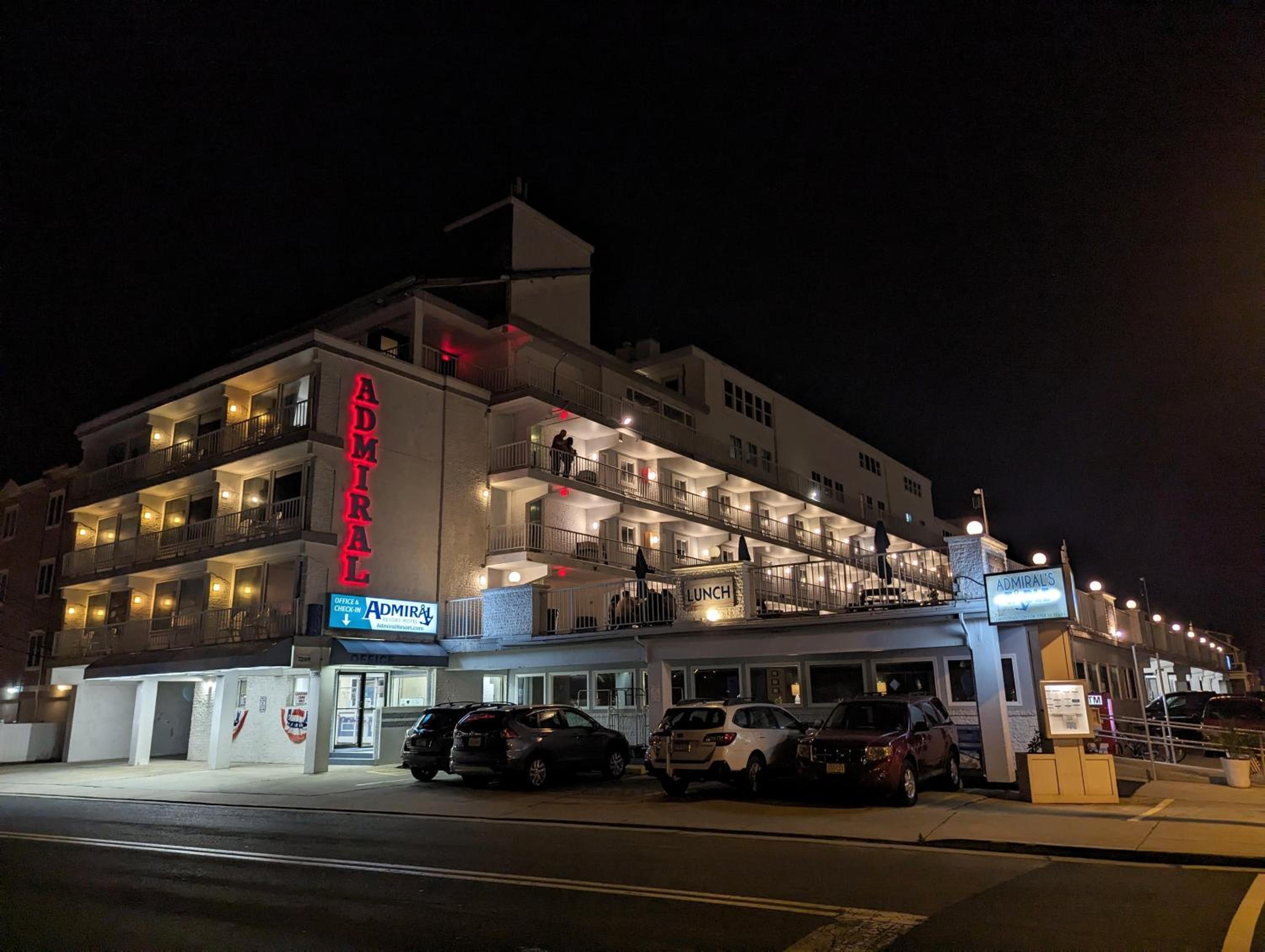 Admiral Resort Motel