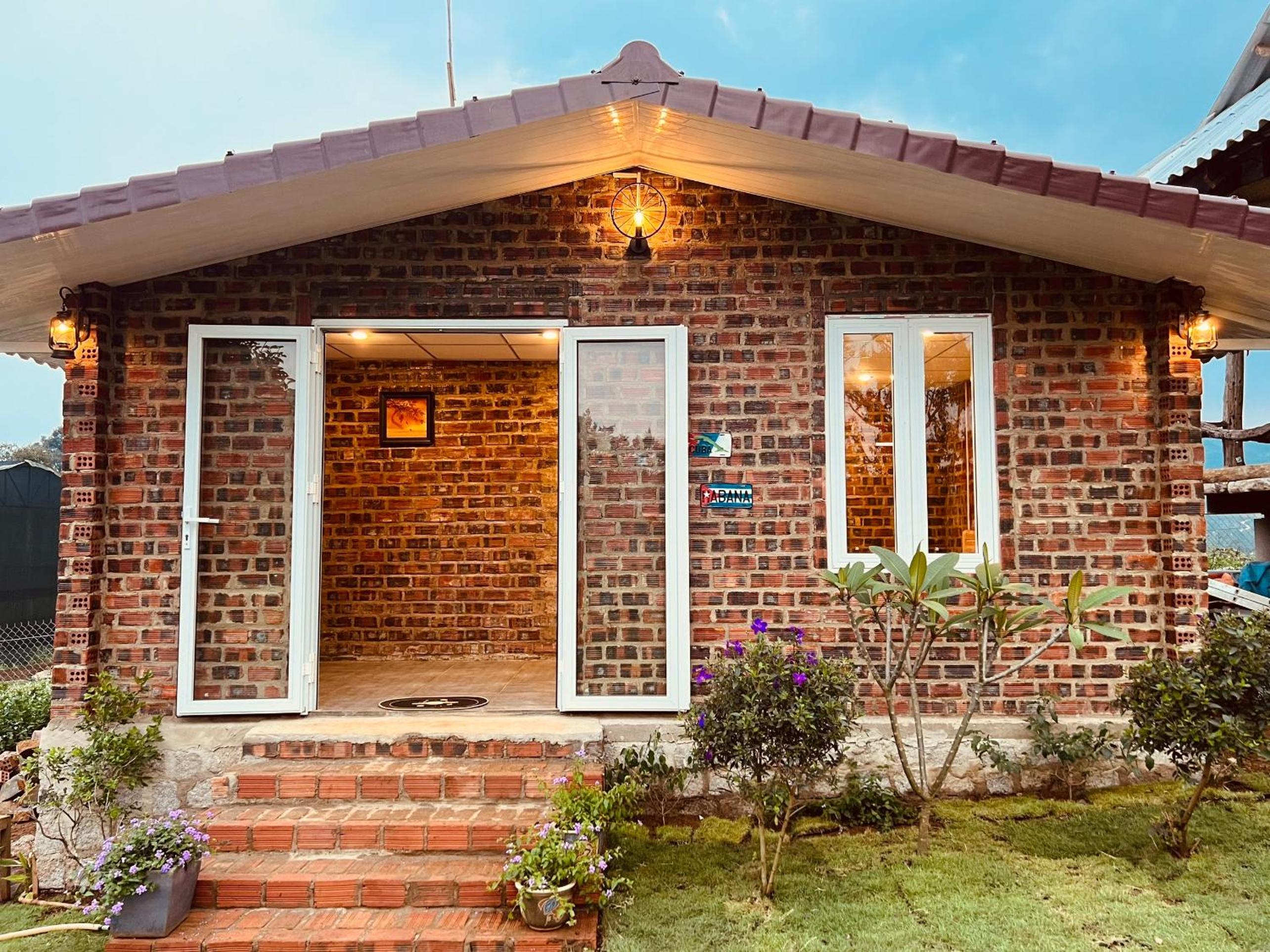 Eliss Garden Coffee & Homestay view 3