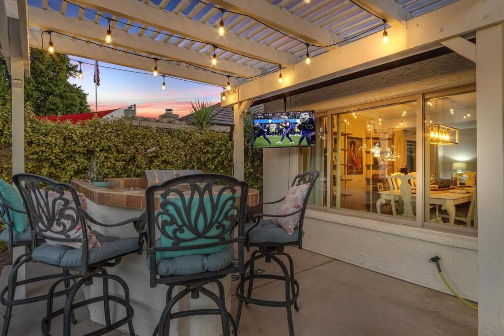 Hotel Complete Luxury Home W/ Pool, Spa & Putting Green