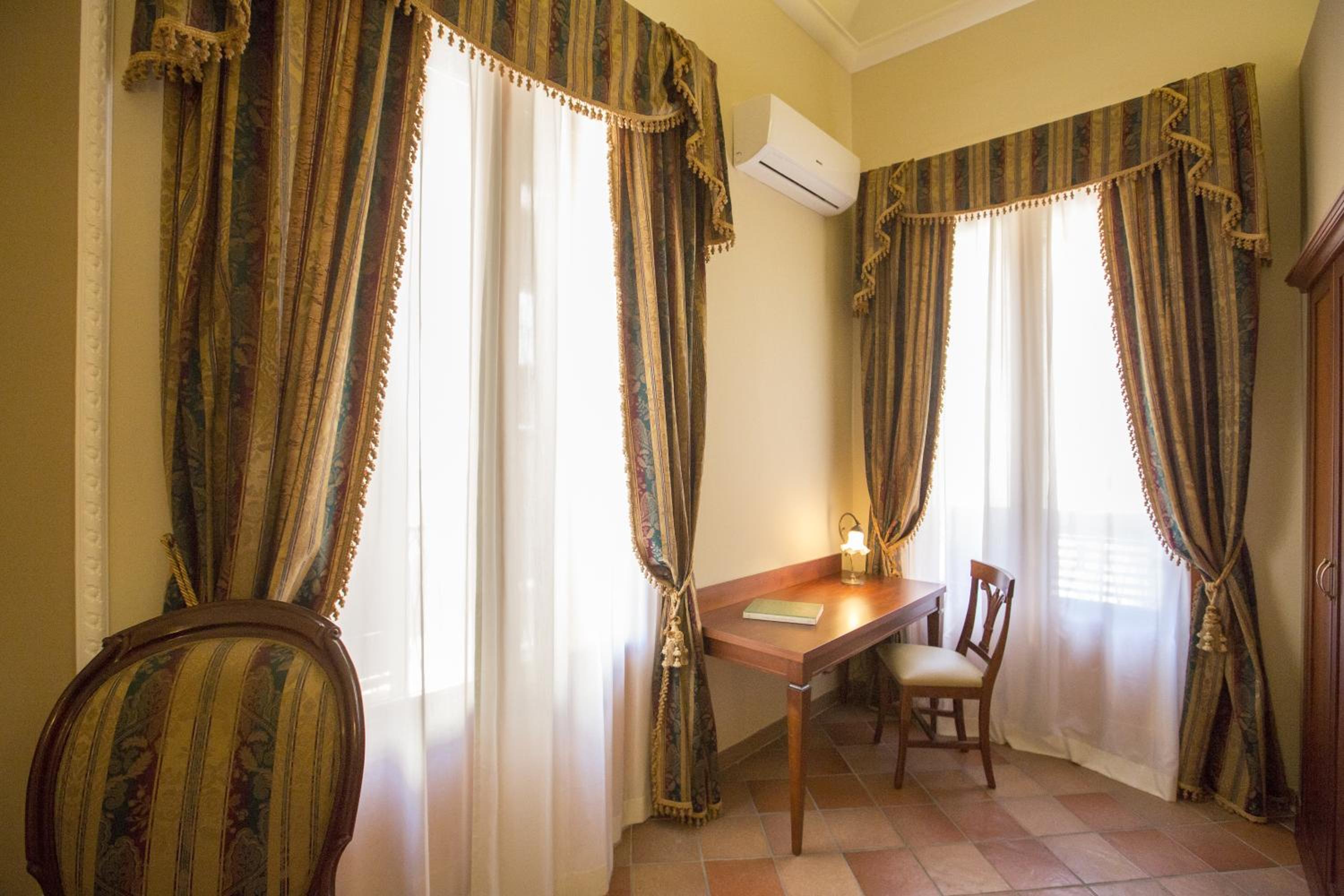 Palazzo Raho