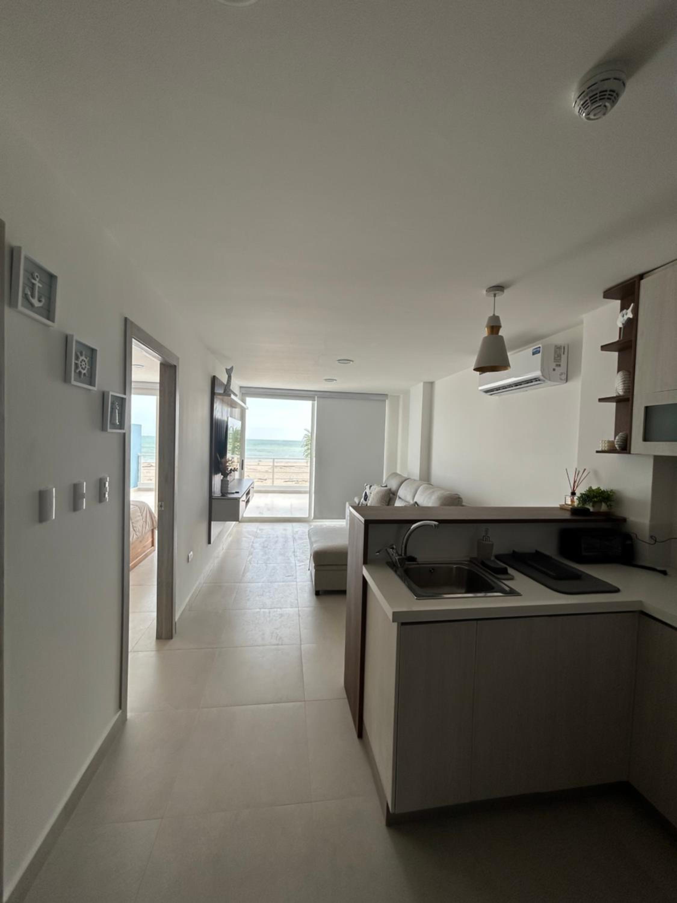Apartamento Vacacional frente al mar en General Villamil Playas