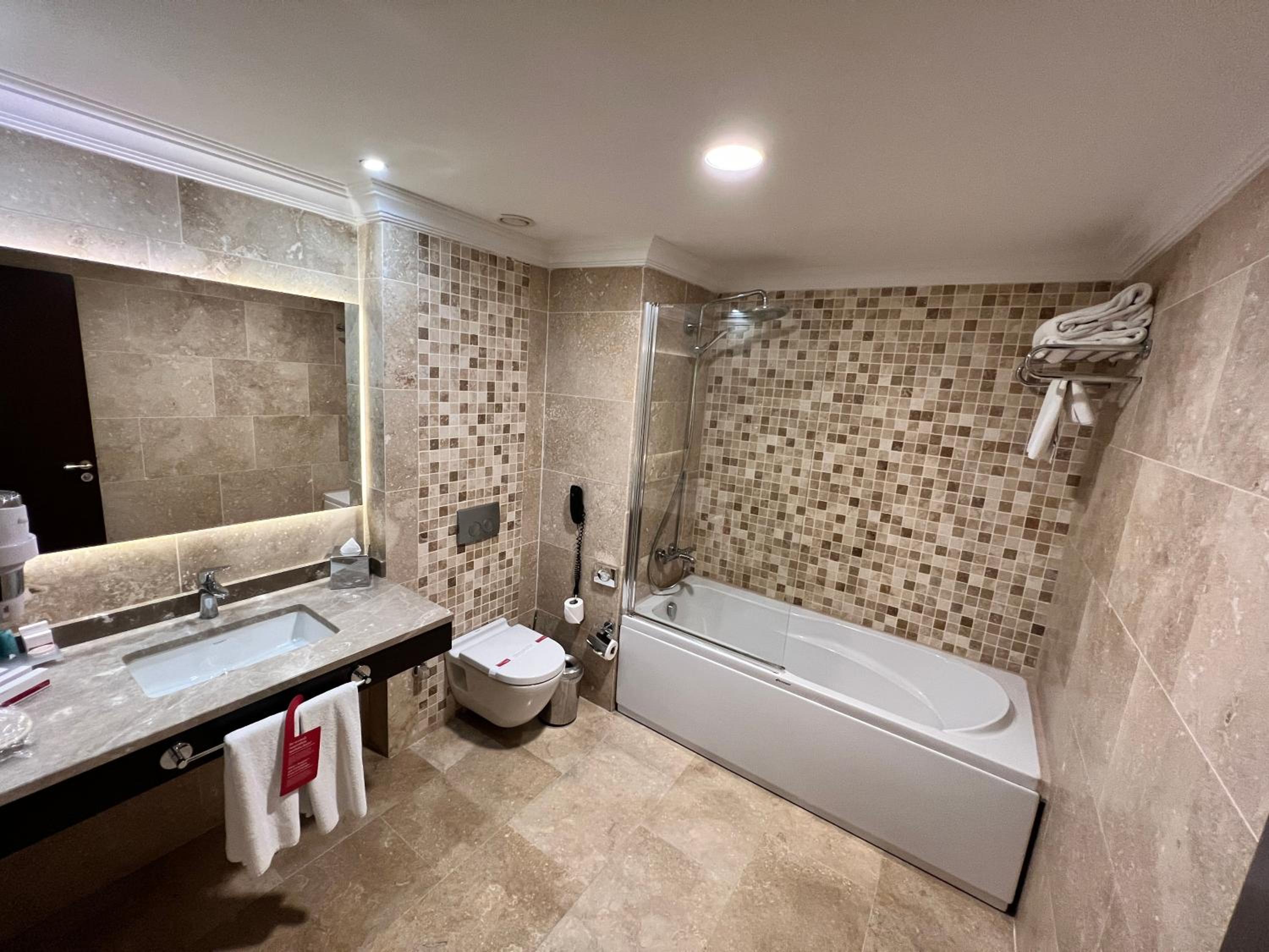 Ramada Otel & Suites by Wyndham İstanbul Merter - Image 75