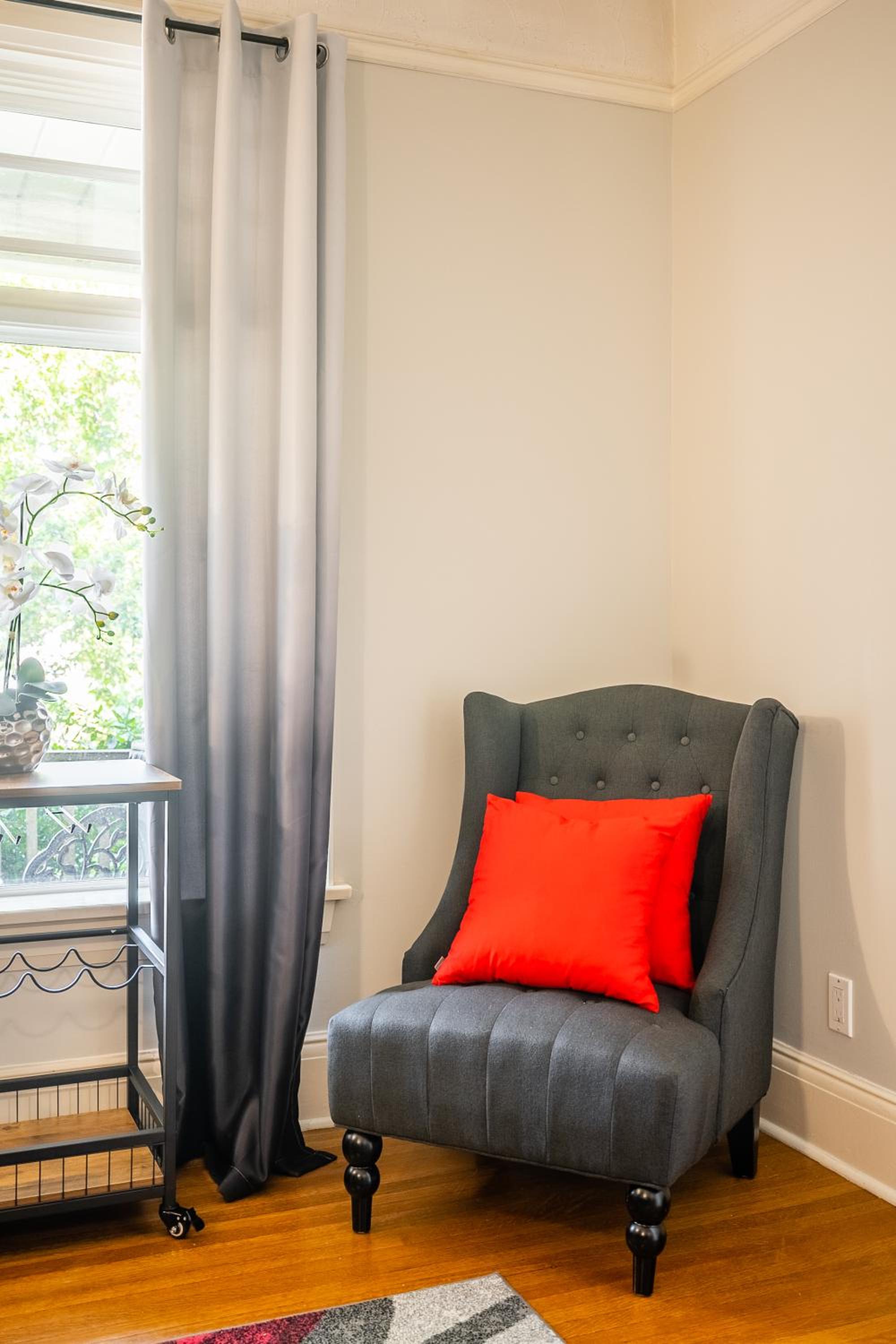 Cozy 5 Bedroom House in Downtown Toronto by GLOBALSTAY photo 4