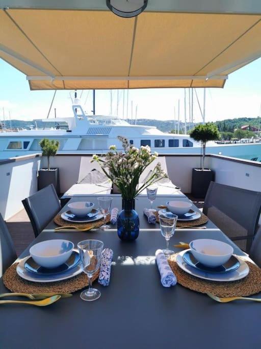 Marinavita - a floating house view 5