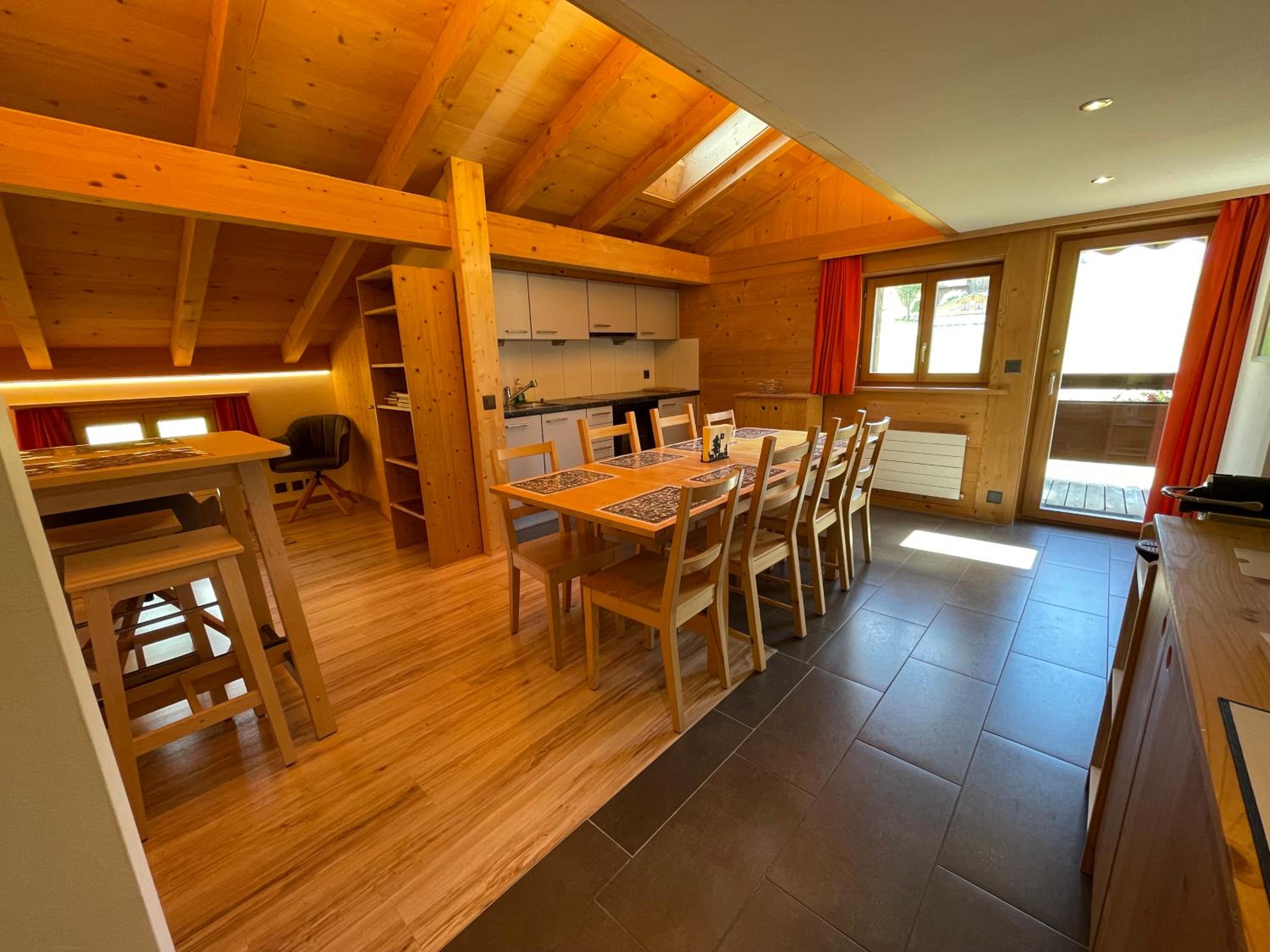 Alpenchalet Weidhaus Gstaad - Dachwohnung - Studio - Stockbettzimmer