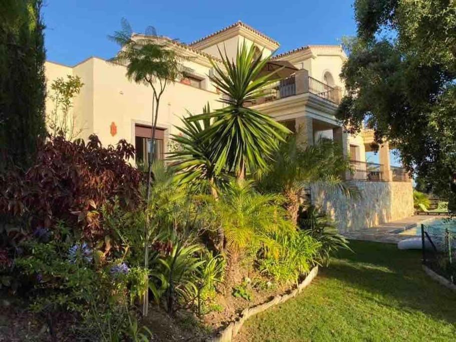 Peaceful 3 Bedroom Villa with Infinity Pool Estepona Marbella