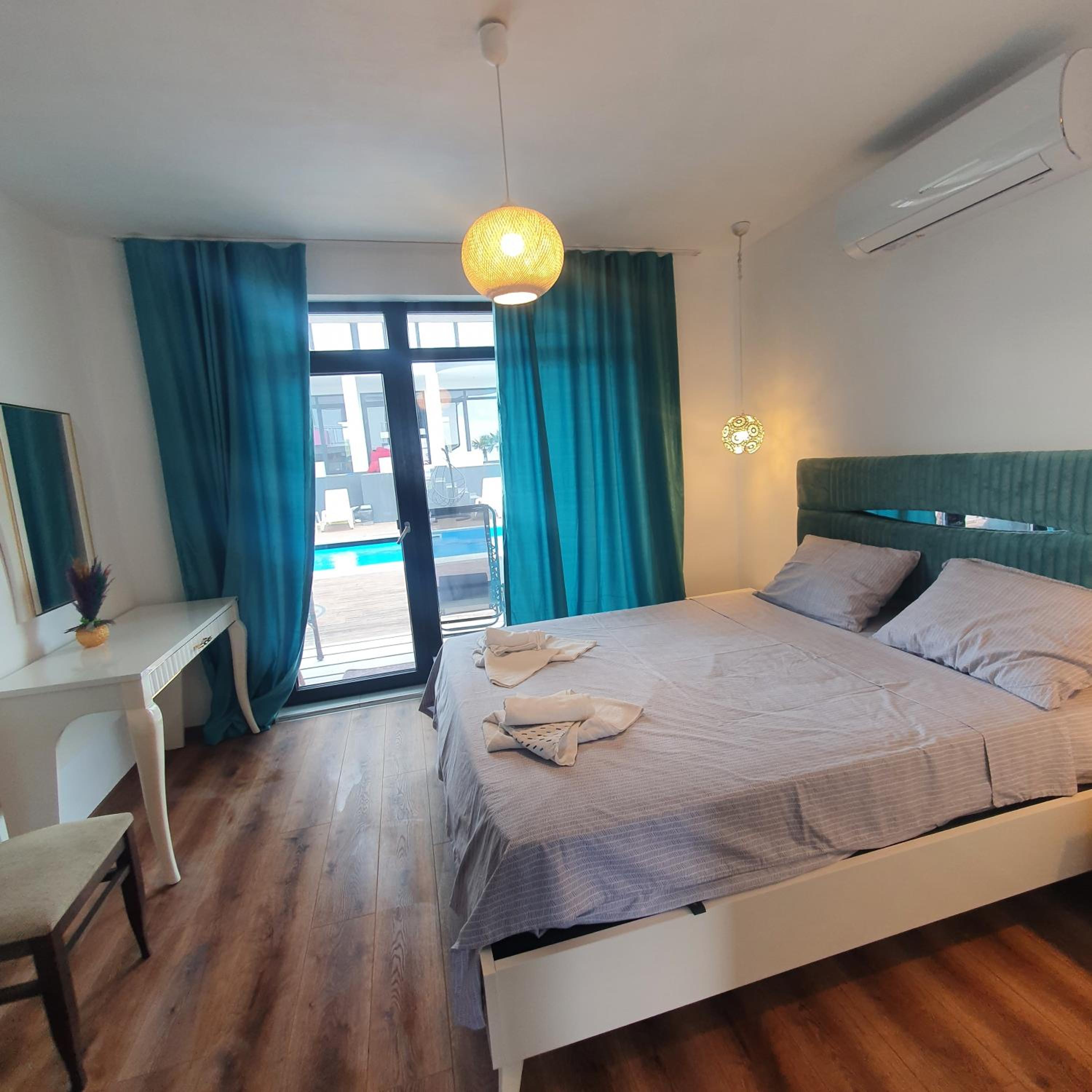 Captain Niko Apartments