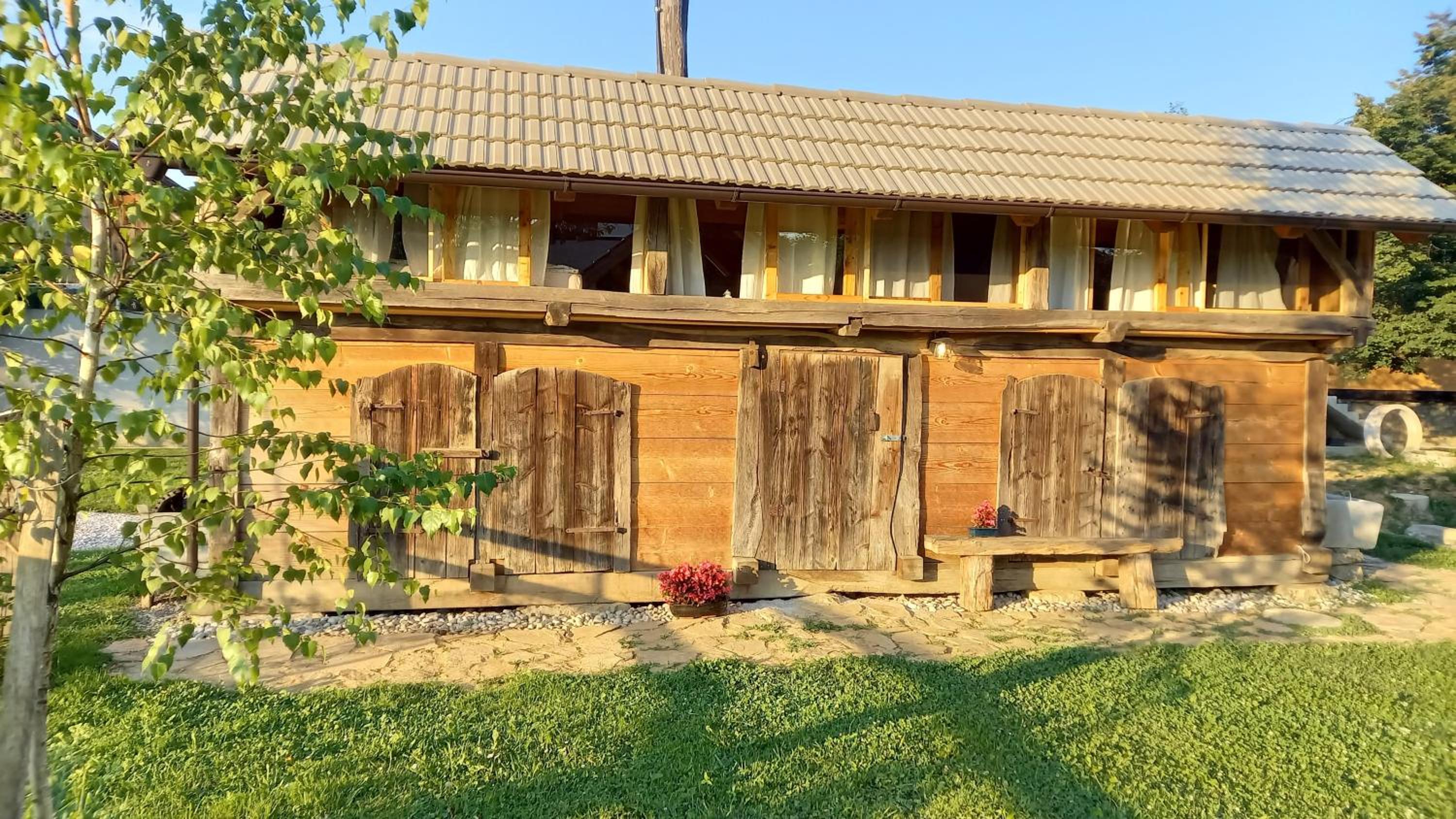 Pig barn - Svinjaki view 2