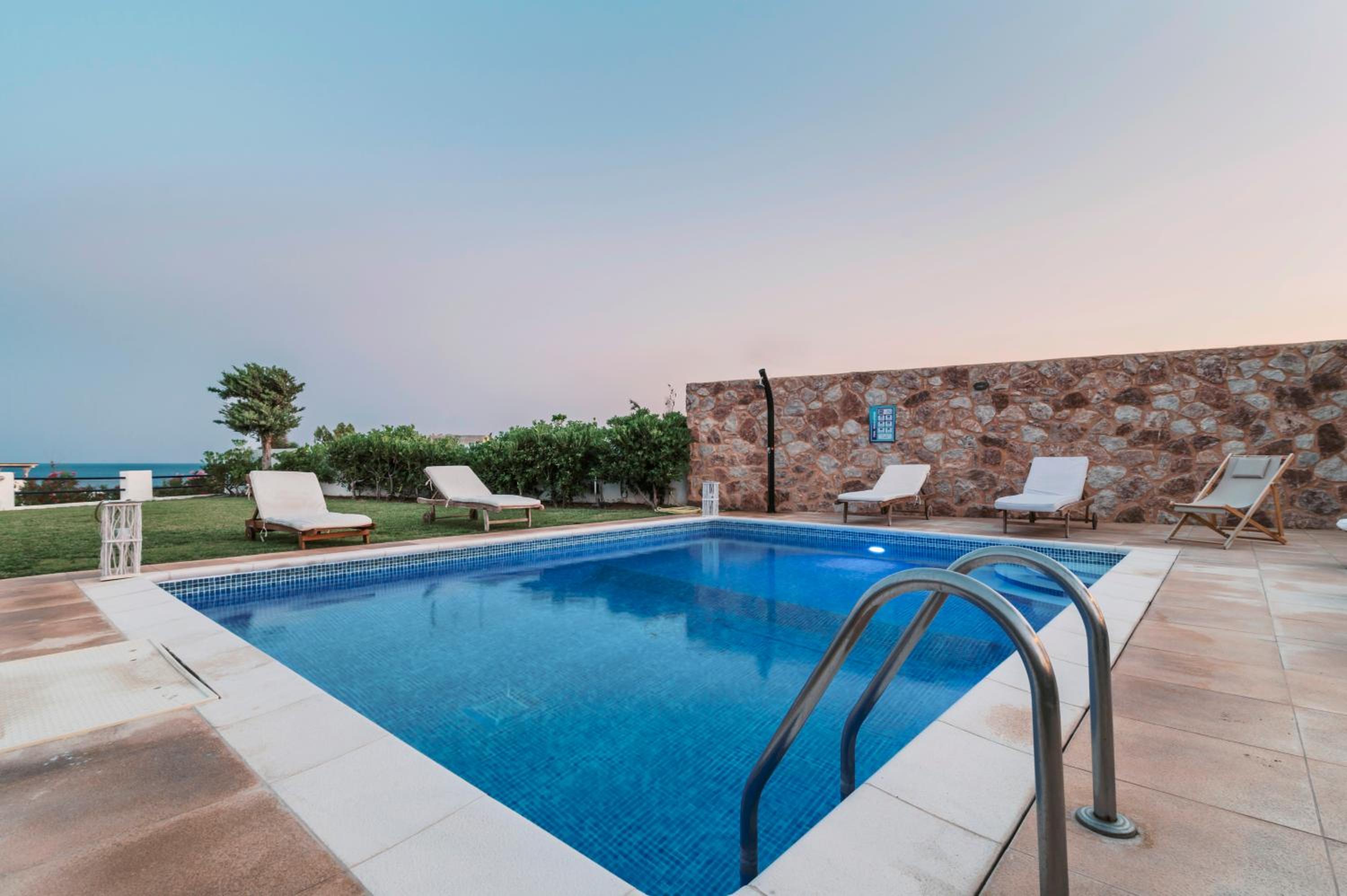 Deep Blue Villa