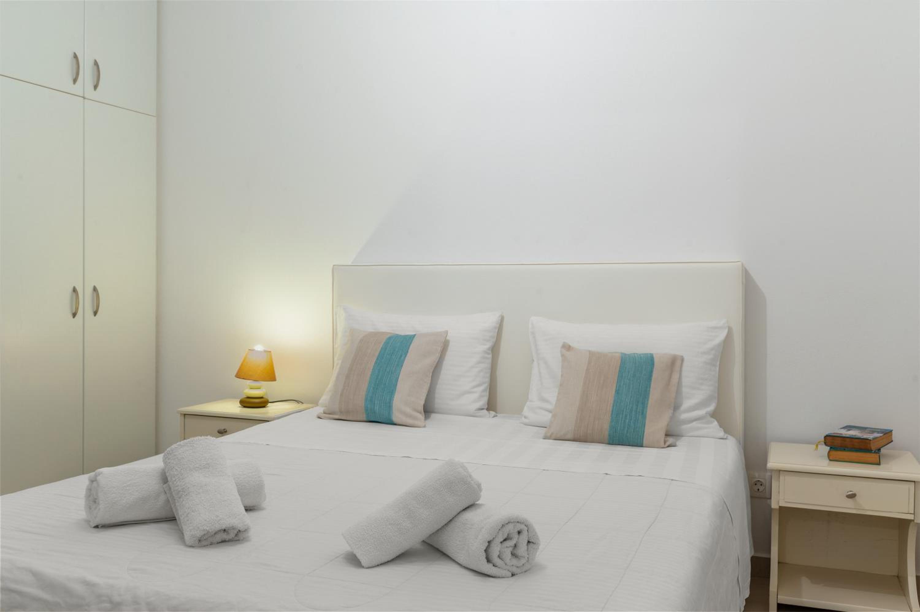 Afroditi Ftelia Yasemi b photo 2