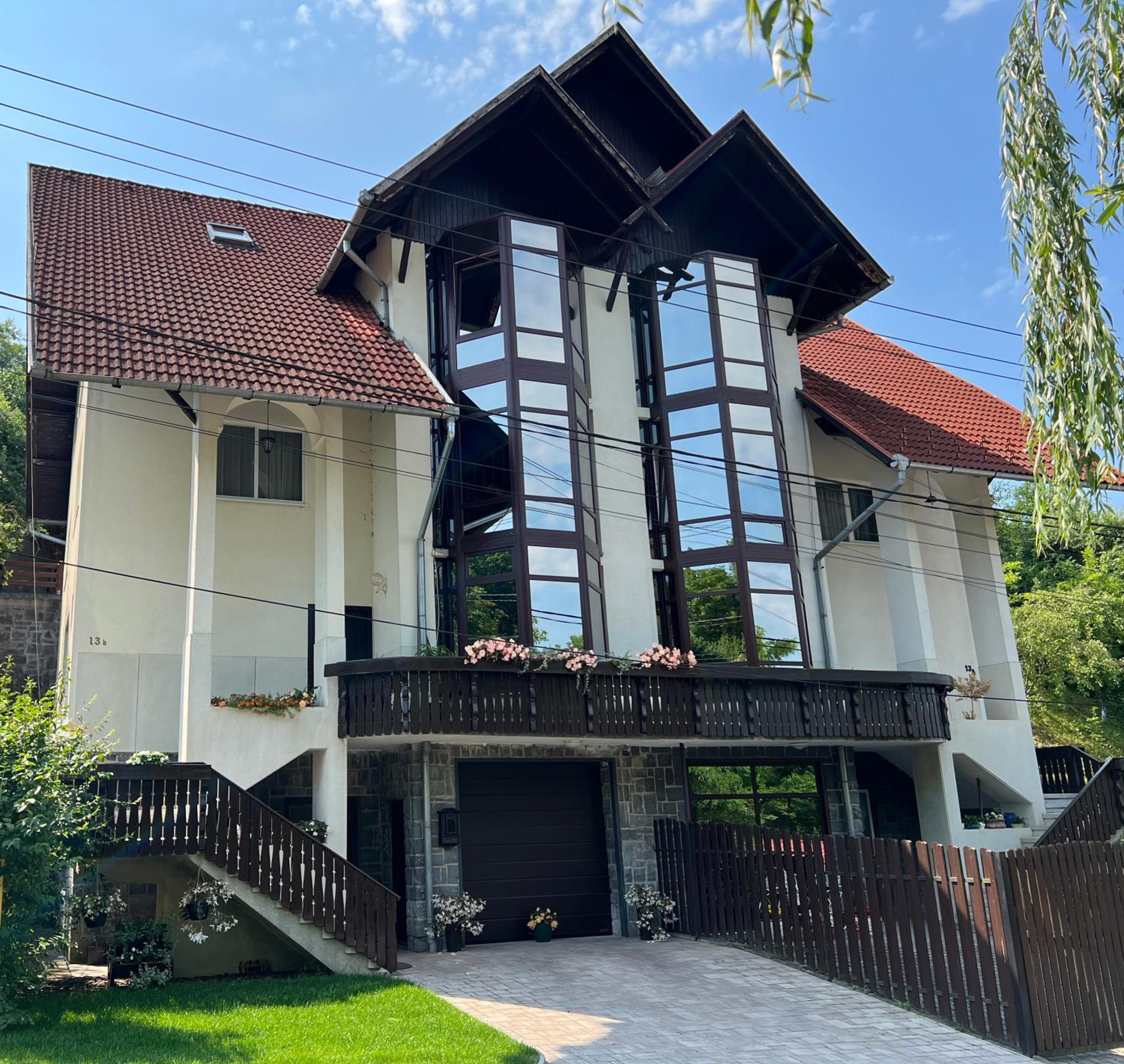 Hotel Casa Dan - Image 1