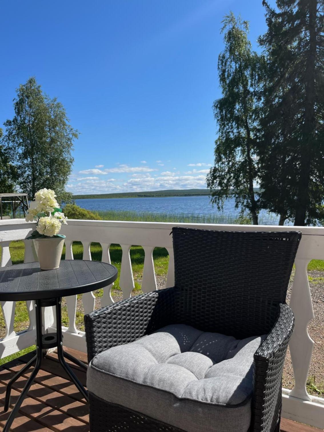 Vikajärvi Lake View Experience Igloos