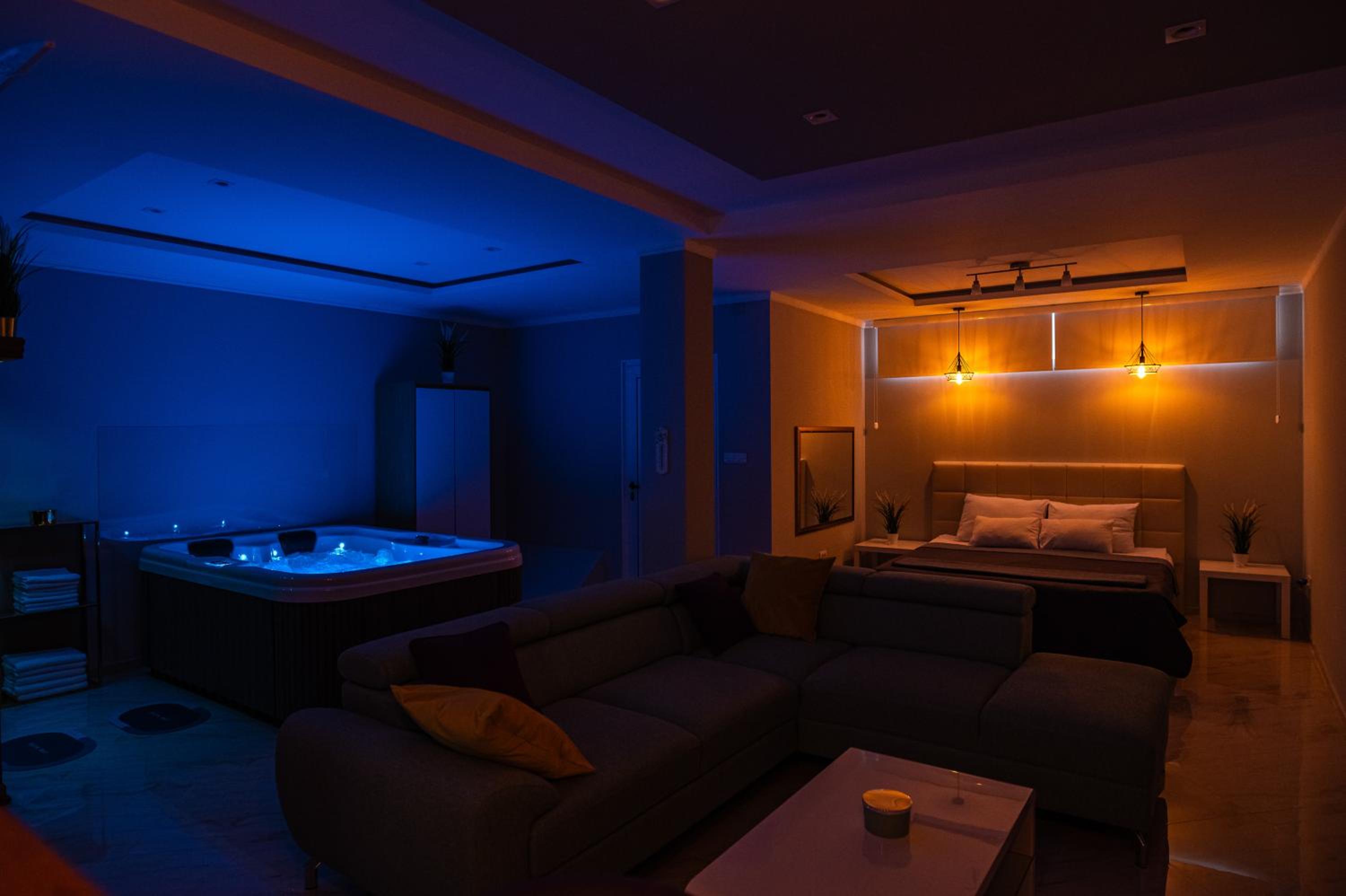 Level 2 Spa Apartman view 4