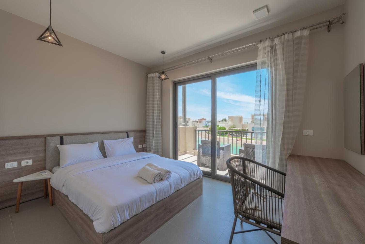 NEW! 2BR Duplex in Tawila, Gouna Private Jacuzzi, Garden, Lagoon & Pool view 5