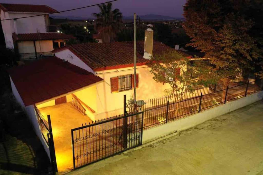 Karipidis houses
