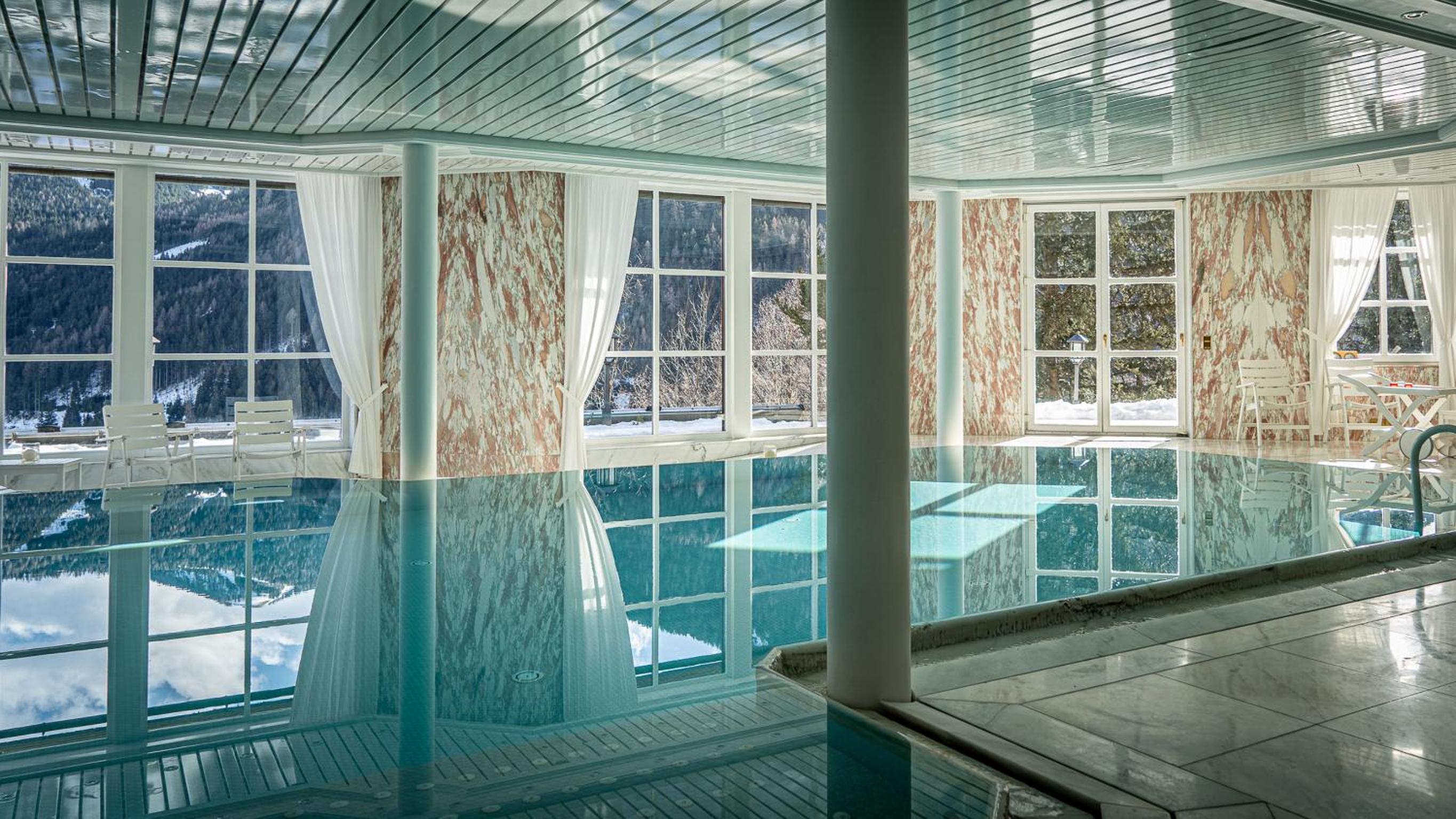 Villa Bostele with Five Bedrooms, Indoor Pool, Two Saunas & Garage