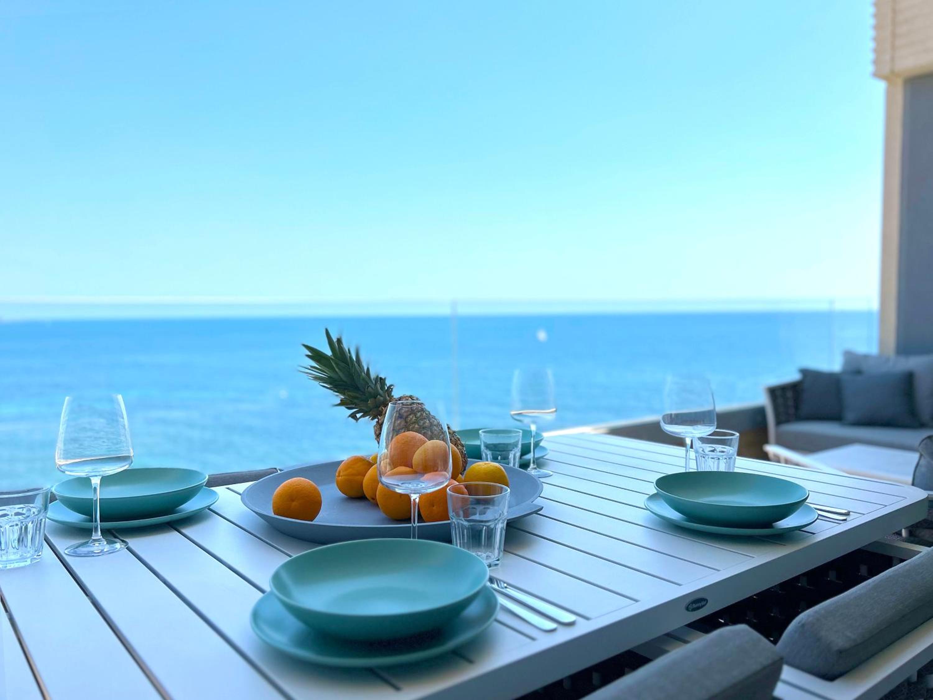 POSIDONIA PUNTA PRIMA - Luxury Seafront Apartments